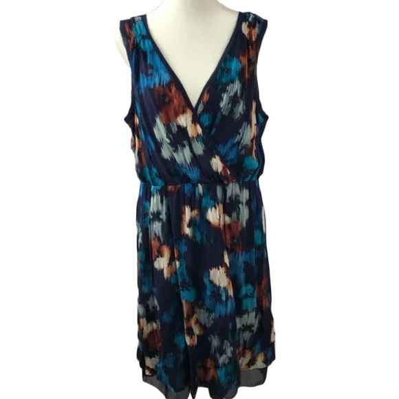 Simply Vera Vera Wang Dresses & Skirts - Simply Vera Vera Wang Floral Print Flower Detailed Floral Cutout Mini Dress